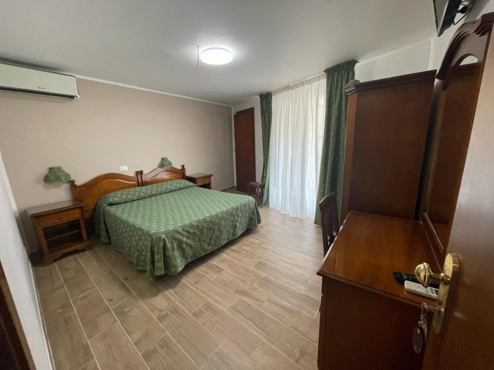 Hotel Cortese ปาแลร์โม ภายนอก รูปภาพ
